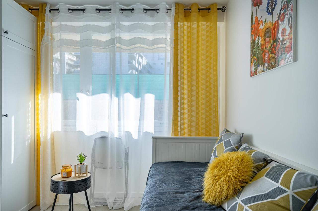 Apartment Catalans:studio Entre La & Le Parc Pharo *